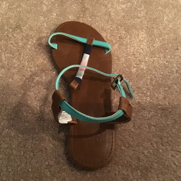 Comfortable flat sandals for girls - Picture 2 of 8